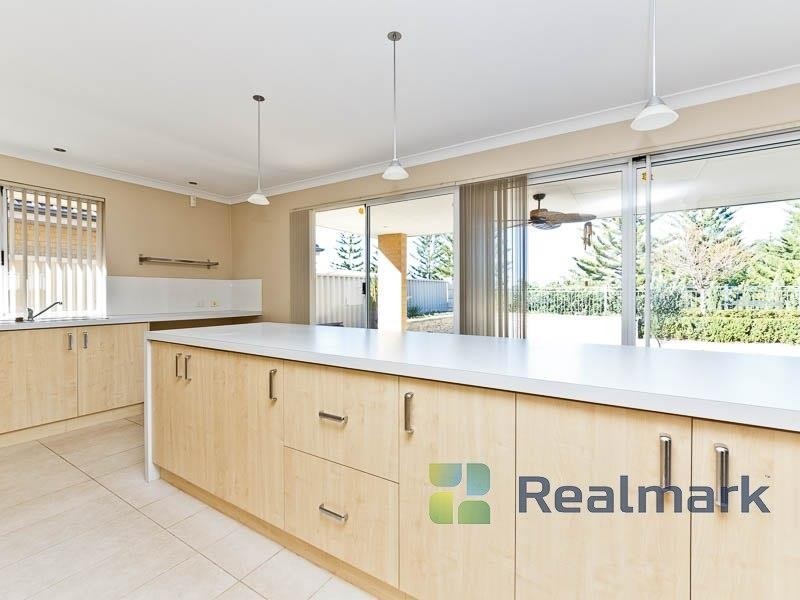 41 Arrowwood Loop, Secret Harbour WA 6173