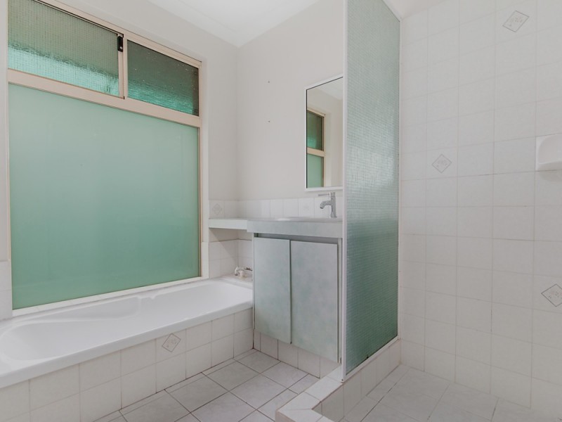 4 Anguilla Court, Secret Harbour WA 6173