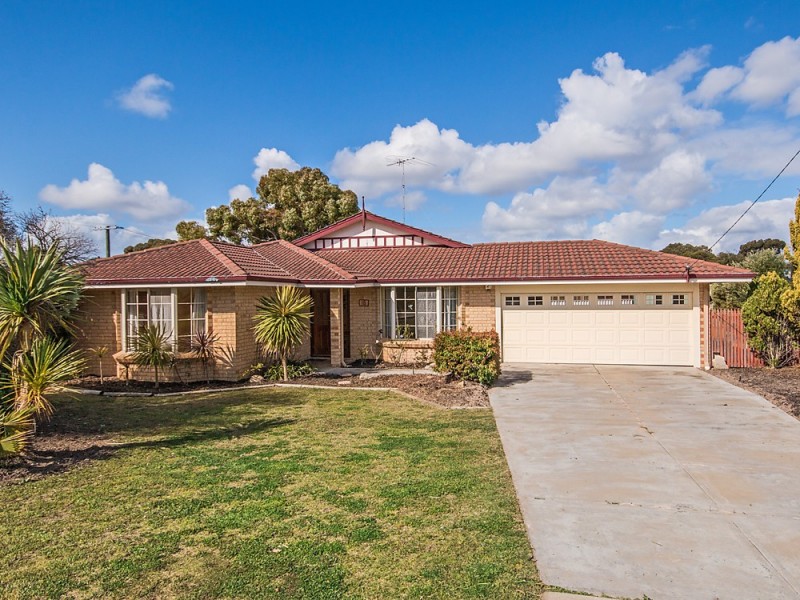 16 Wooleen Street, Golden Bay WA 6174