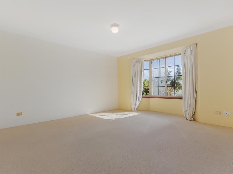 16 Wooleen Street, Golden Bay WA 6174