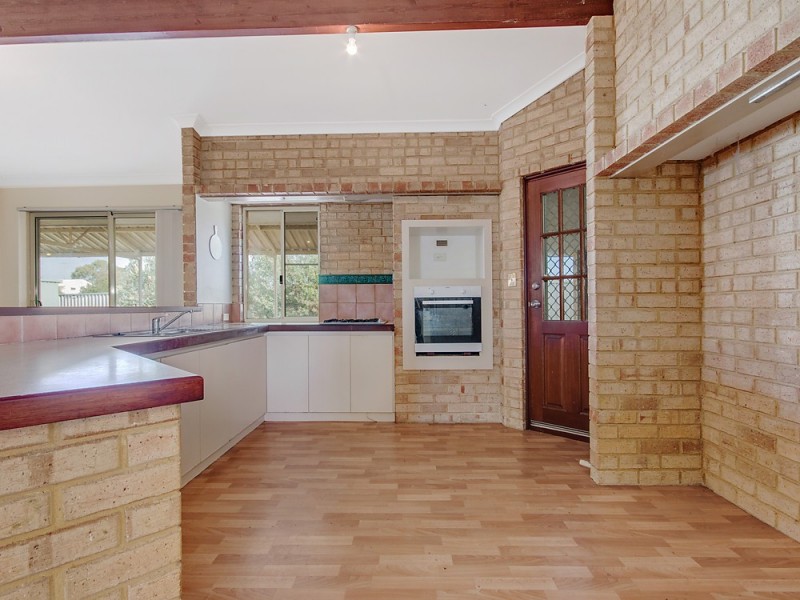 16 Wooleen Street, Golden Bay WA 6174