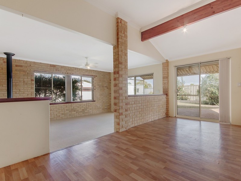 16 Wooleen Street, Golden Bay WA 6174