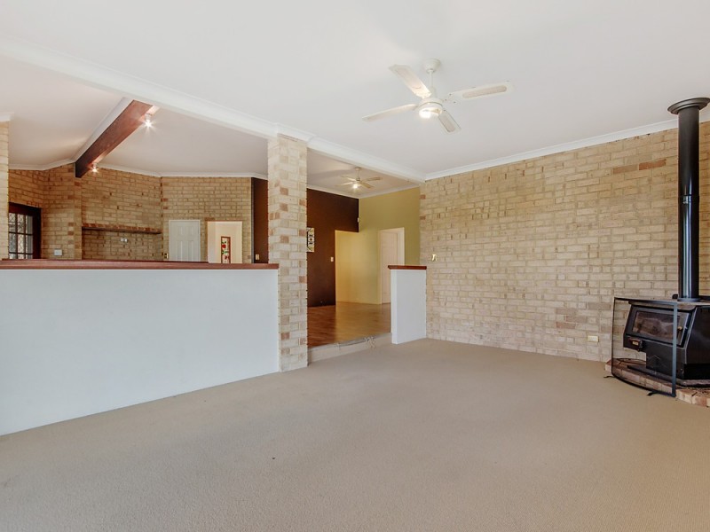 16 Wooleen Street, Golden Bay WA 6174