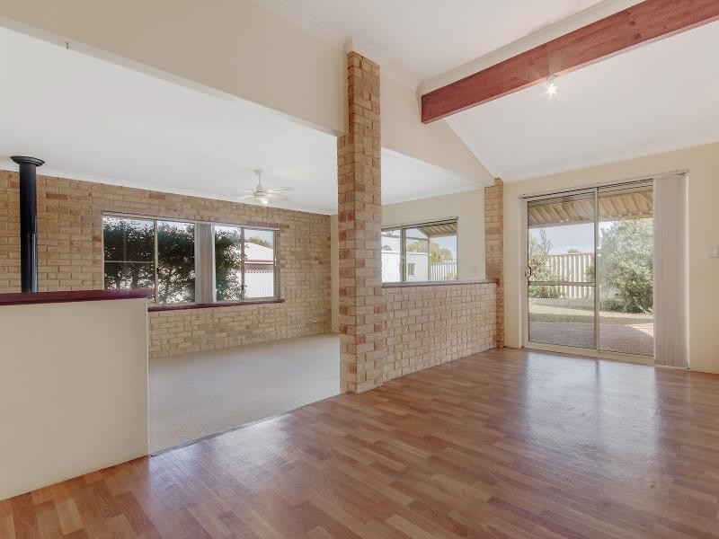 16 Wooleen Street, Golden Bay WA 6174