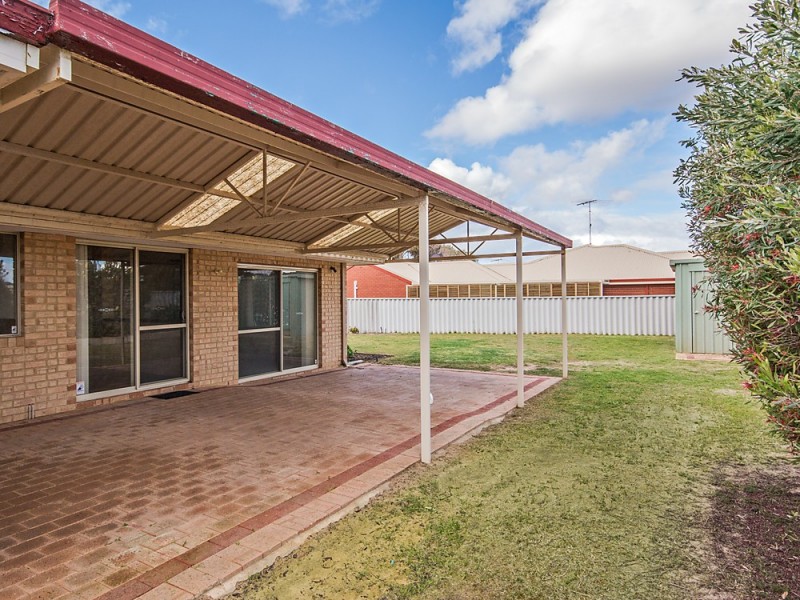 16 Wooleen Street, Golden Bay WA 6174