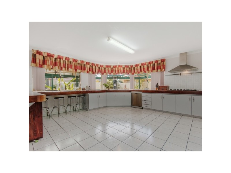 22 Camargue Green, Secret Harbour WA 6173