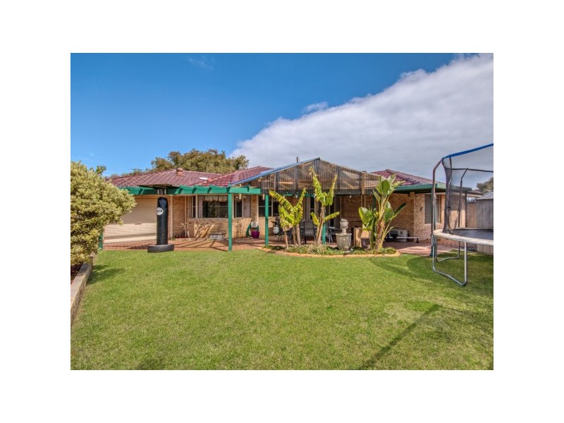 22 Camargue Green, Secret Harbour WA 6173