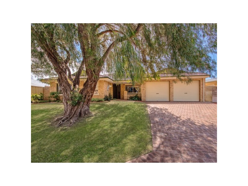 22 Camargue Green, Secret Harbour WA 6173