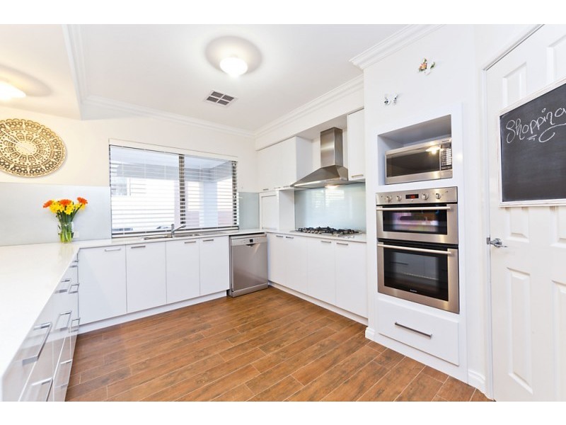 12 Majorca Green, Secret Harbour WA 6173