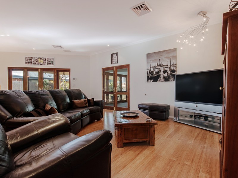 38 Clearwater Way, Singleton WA 6175