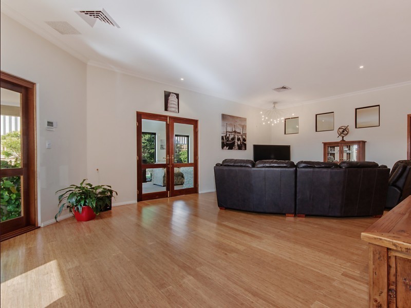 38 Clearwater Way, Singleton WA 6175