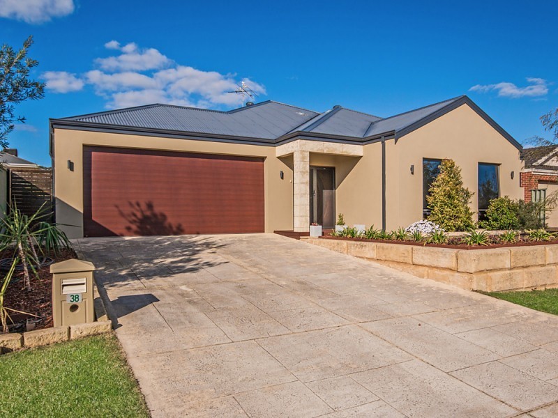 38 Clearwater Way, Singleton WA 6175