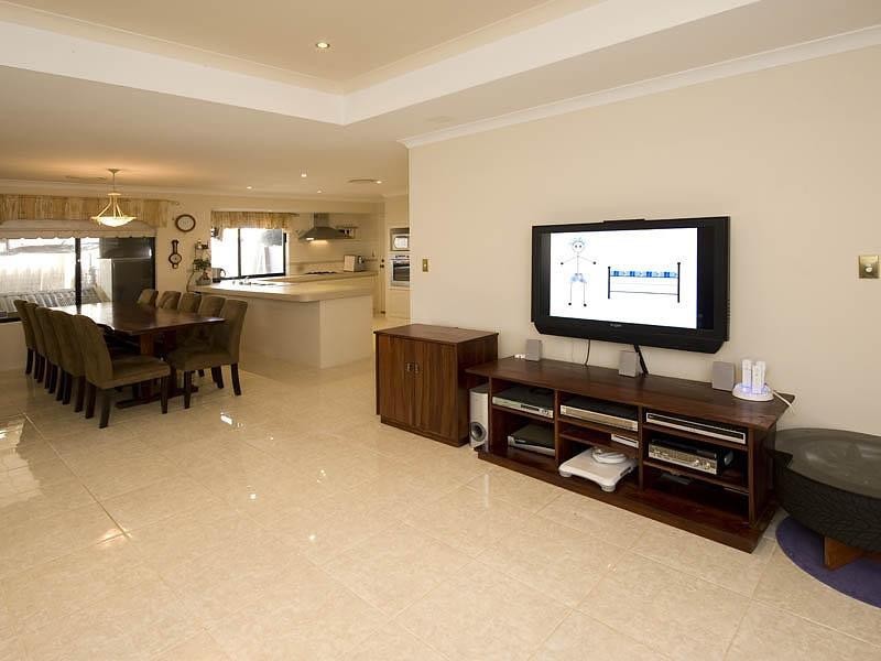 19 Pesaro Green, Secret Harbour WA 6173