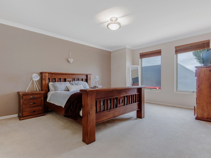 60 La Spezia Drive, Secret Harbour WA 6173