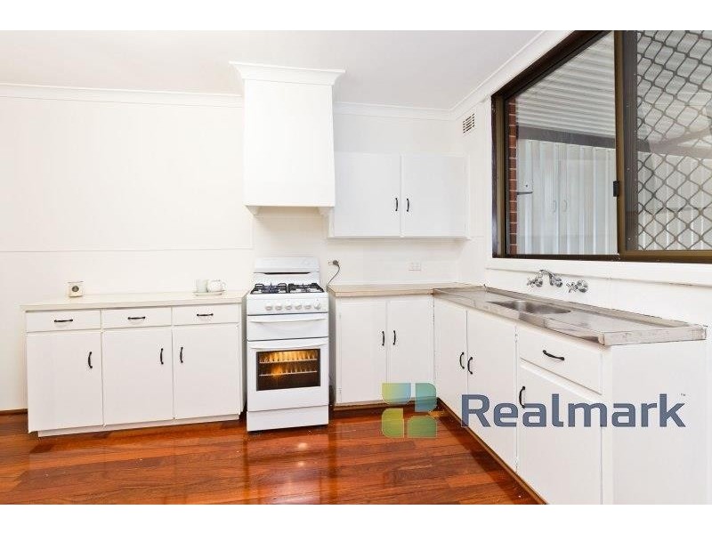 12 Hume Court, Parmelia WA 6167