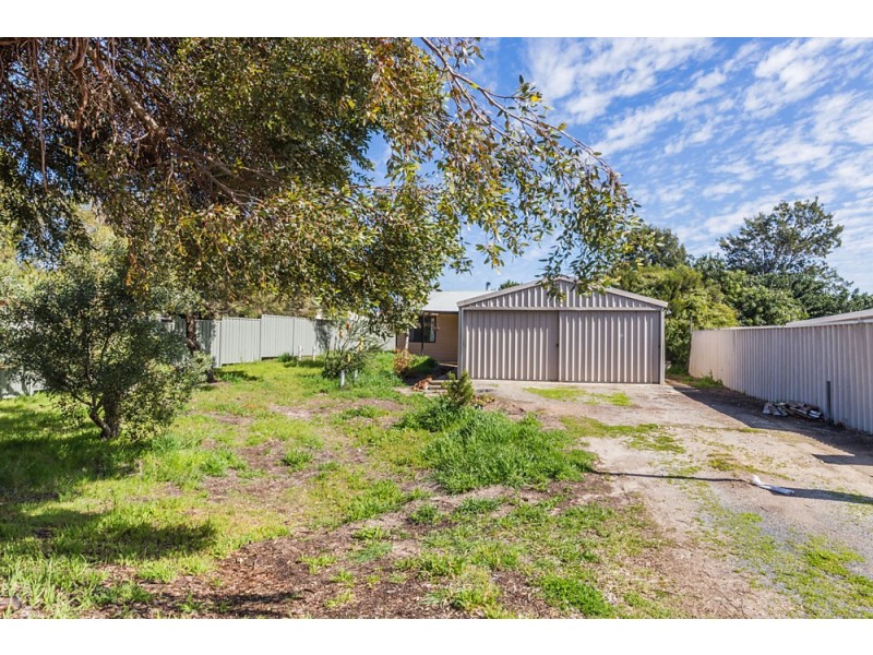 12 Marlin Way, Golden Bay WA 6174