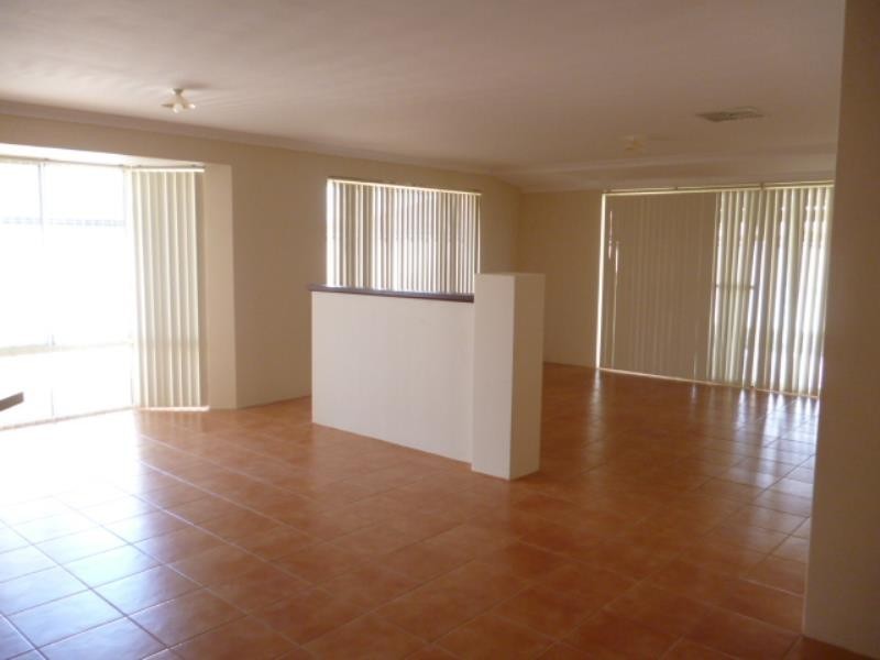 5 Lowell Street, Secret Harbour WA 6173