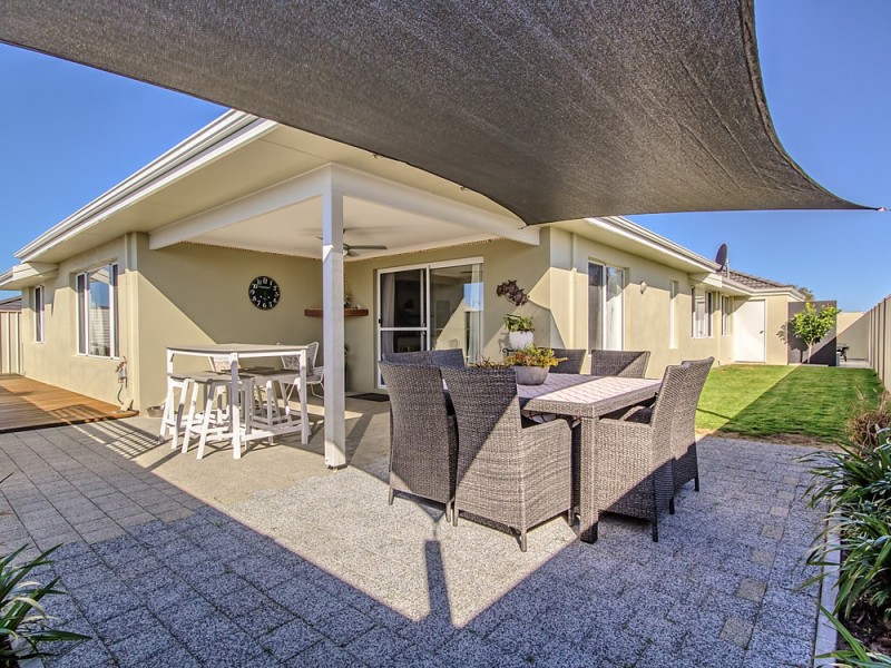 12 Carcione Avenue, Secret Harbour WA 6173