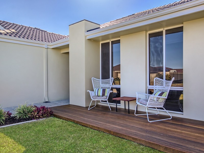 12 Carcione Avenue, Secret Harbour WA 6173