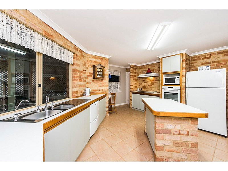 31 Yanrey Street, Golden Bay WA 6174