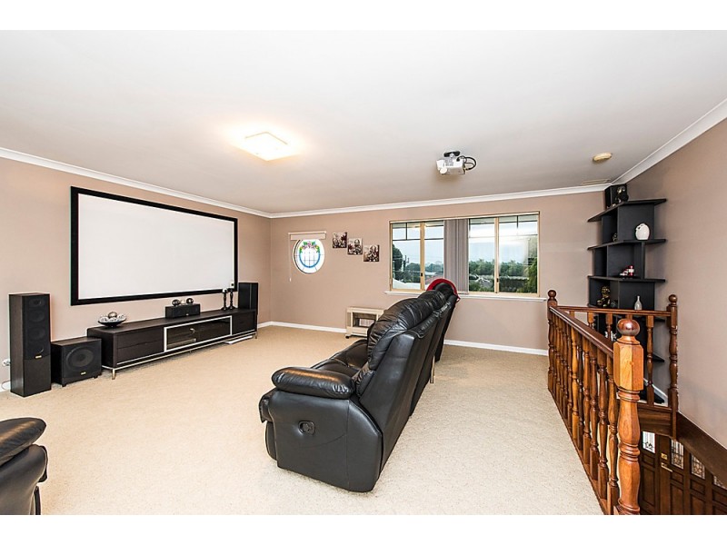 31 Yanrey Street, Golden Bay WA 6174