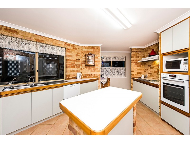 31 Yanrey Street, Golden Bay WA 6174