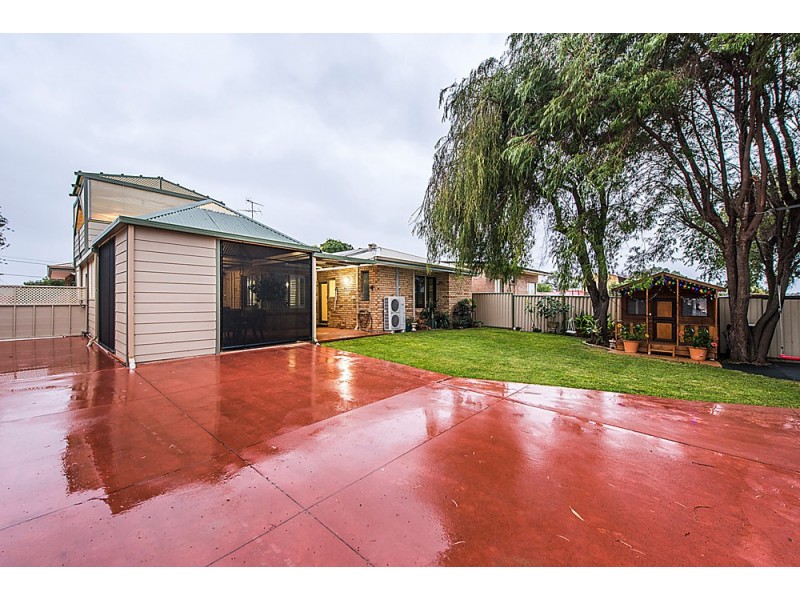 31 Yanrey Street, Golden Bay WA 6174