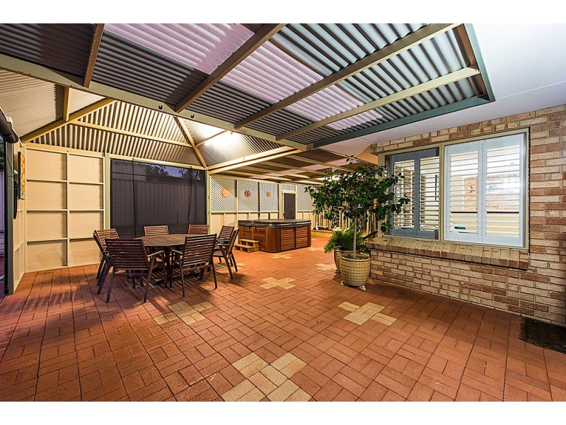 31 Yanrey Street, Golden Bay WA 6174