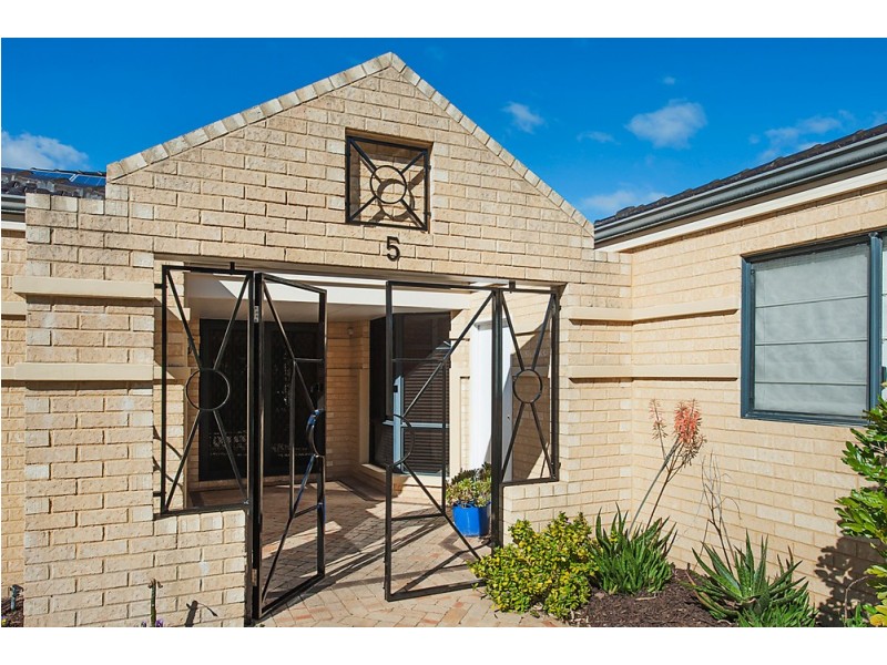 5 Wacona Way, Secret Harbour WA 6173