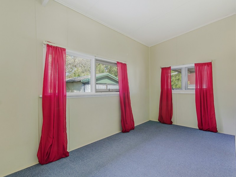 10 Treasure Road, Singleton WA 6175