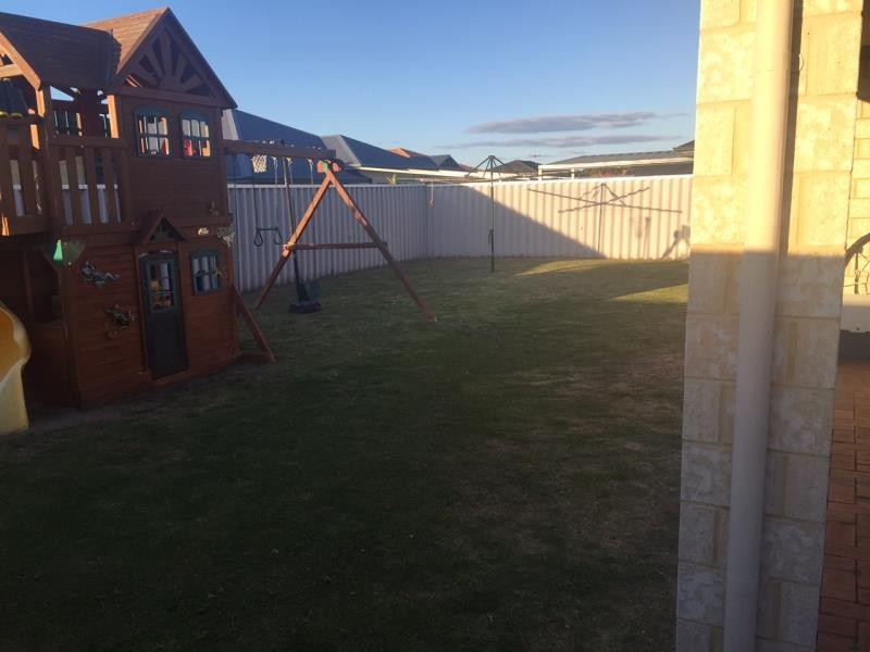 8 Bogue Way, Port Kennedy WA 6172