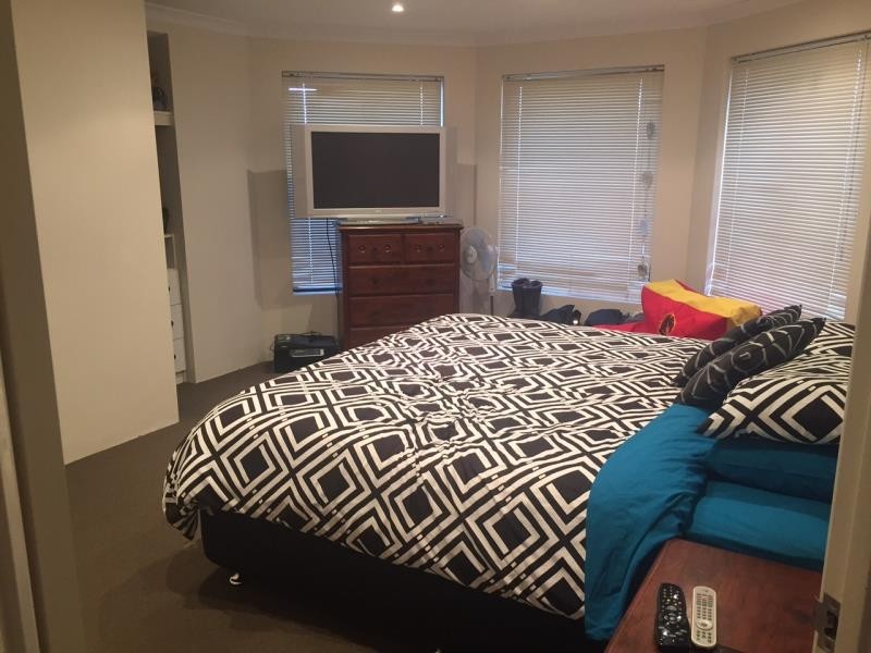 8 Bogue Way, Port Kennedy WA 6172