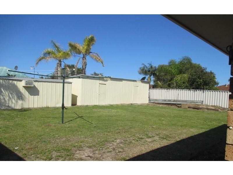 4 Penang Loop, Warnbro WA 6169