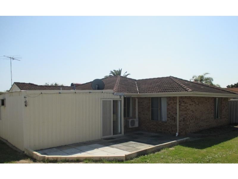 4 Penang Loop, Warnbro WA 6169
