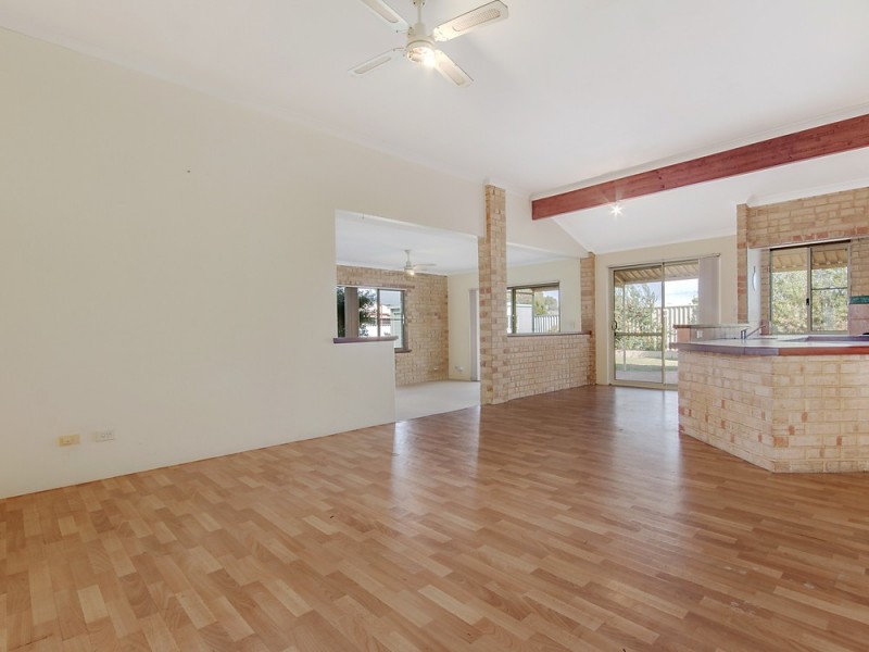 16 Wooleen St, Golden Bay WA 6174