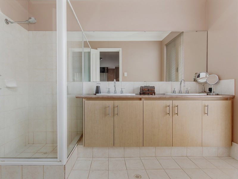 5 Summerville Avenue, Secret Harbour WA 6173