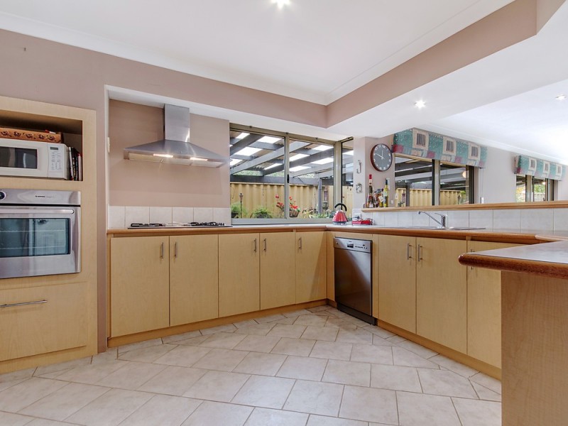 5 Summerville Avenue, Secret Harbour WA 6173