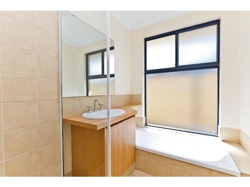 18 Anguilla Court, Secret Harbour WA 6173