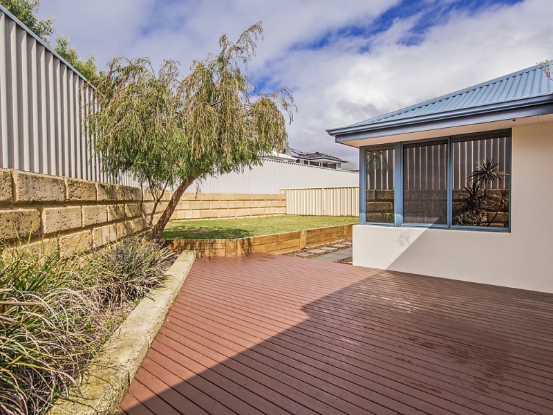 3 Dillon Way, Secret Harbour WA 6173