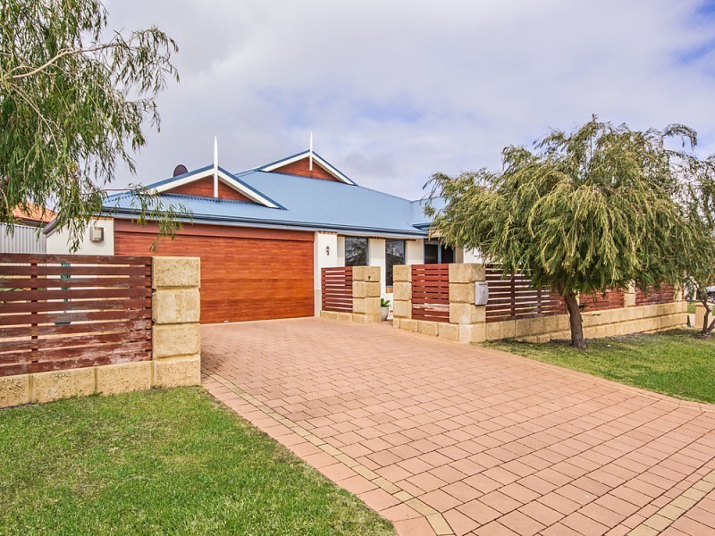 3 Dillon Way, Secret Harbour WA 6173