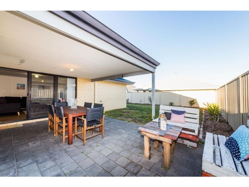 17 Springdale Boulevard, Secret Harbour WA 6173