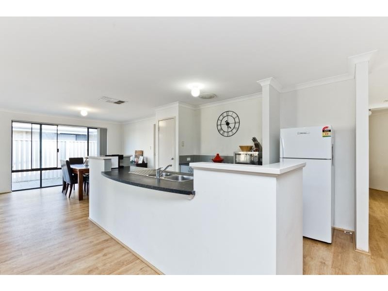 17 Springdale Boulevard, Secret Harbour WA 6173