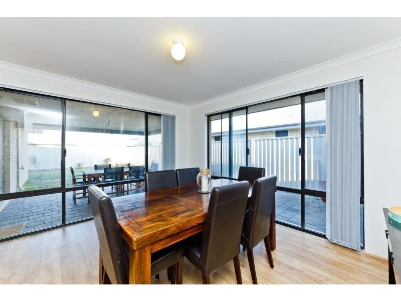 17 Springdale Boulevard, Secret Harbour WA 6173