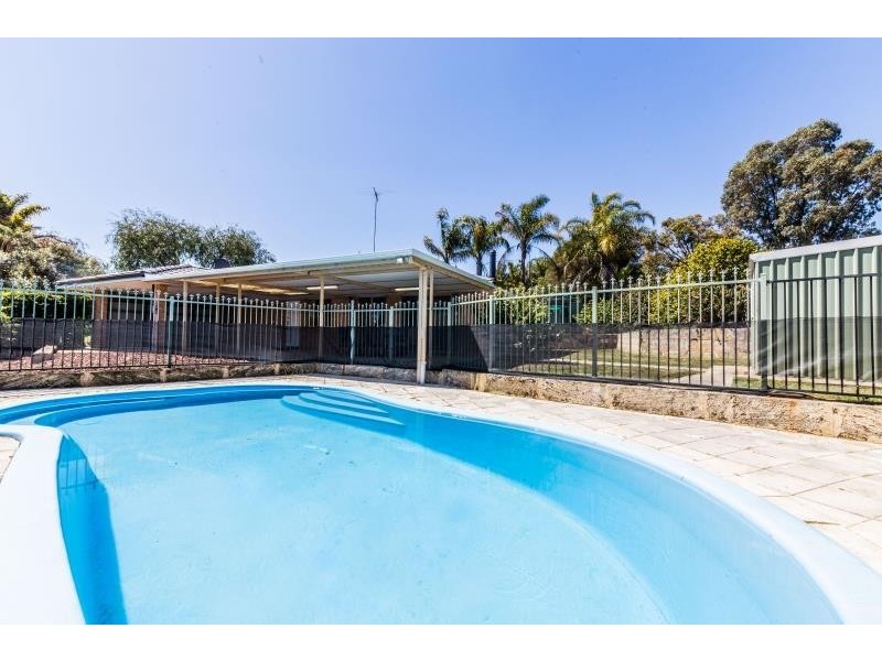 11 Mercer Court, Leda WA 6170