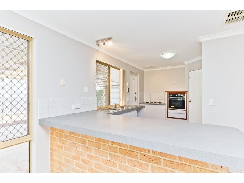 11 Mercer Court, Leda WA 6170