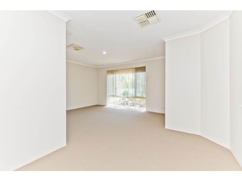 11 Mercer Court, Leda WA 6170