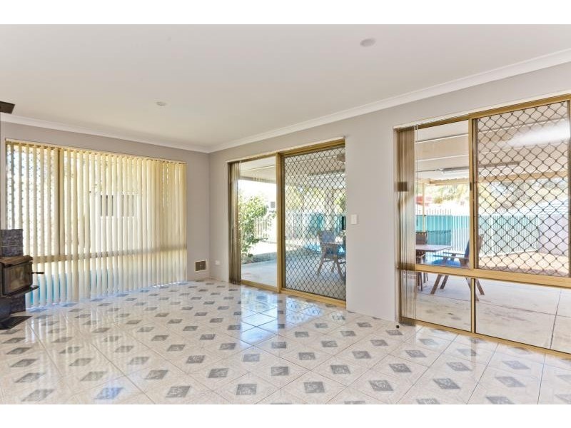 11 Mercer Court, Leda WA 6170