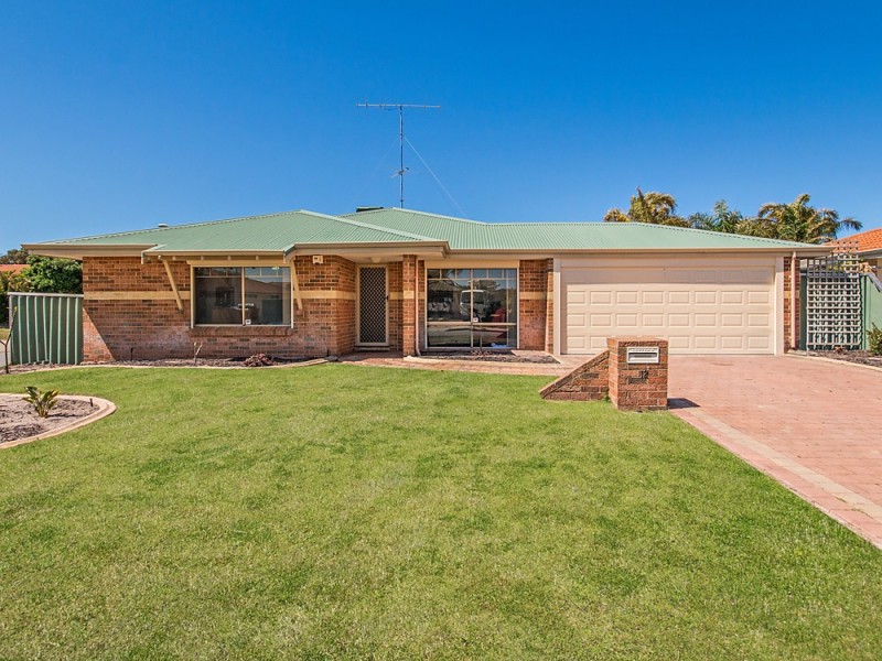 12 Sarah Ann Cres, Warnbro WA 6169