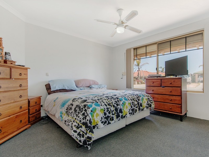 12 Sarah Ann Cres, Warnbro WA 6169