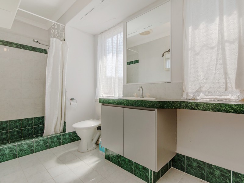 12 Sarah Ann Cres, Warnbro WA 6169